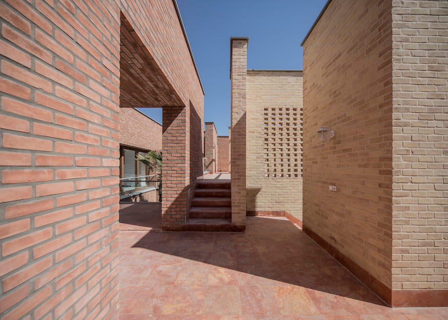 خانه حیاط‌های متعدد